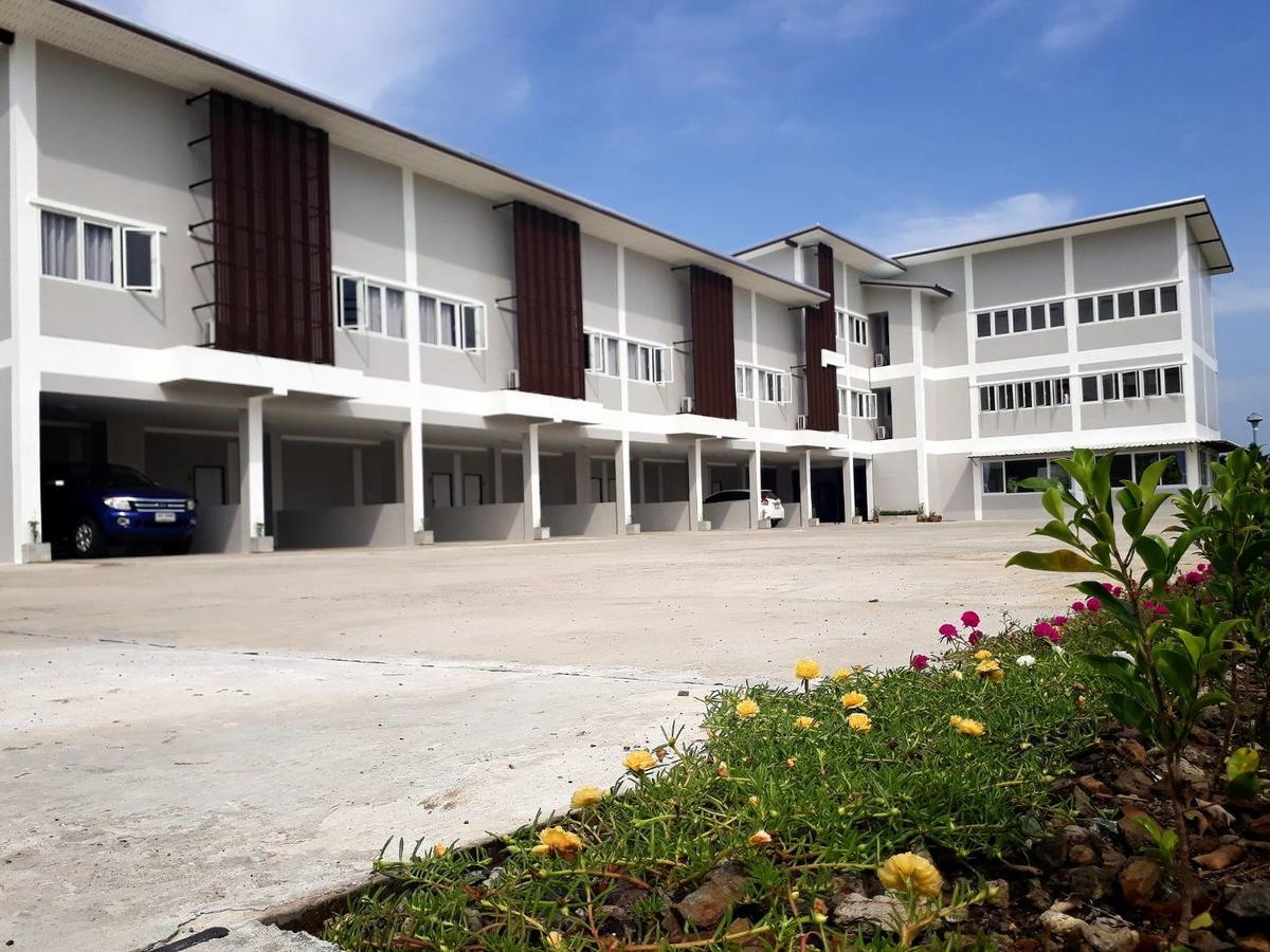 Golden Teak Ville Buriram Exterior foto